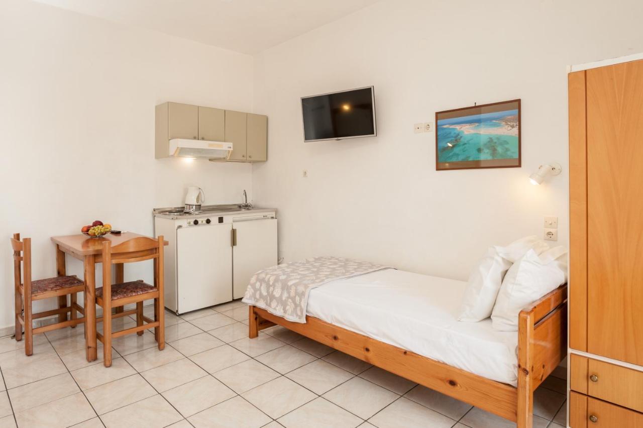 Niriis Hotel Kato Daratso Buitenkant foto