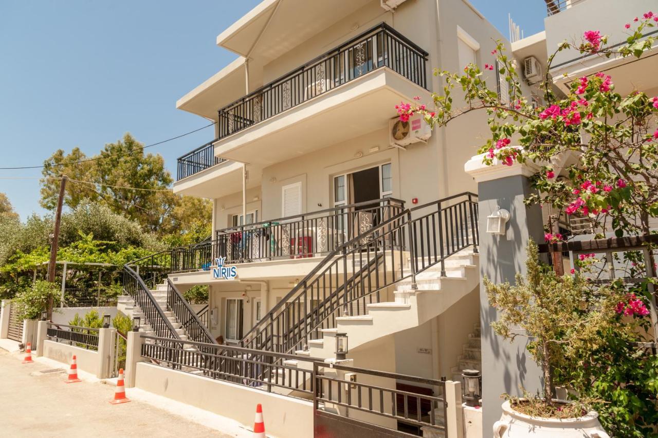 Niriis Hotel Kato Daratso Buitenkant foto