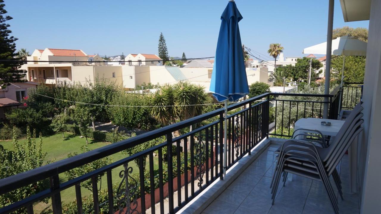 Niriis Hotel Kato Daratso Buitenkant foto