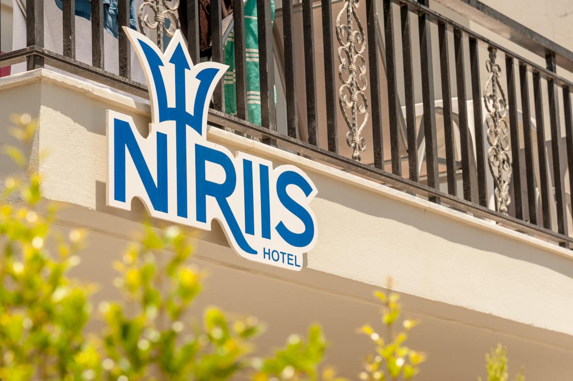 Niriis Hotel Kato Daratso Buitenkant foto