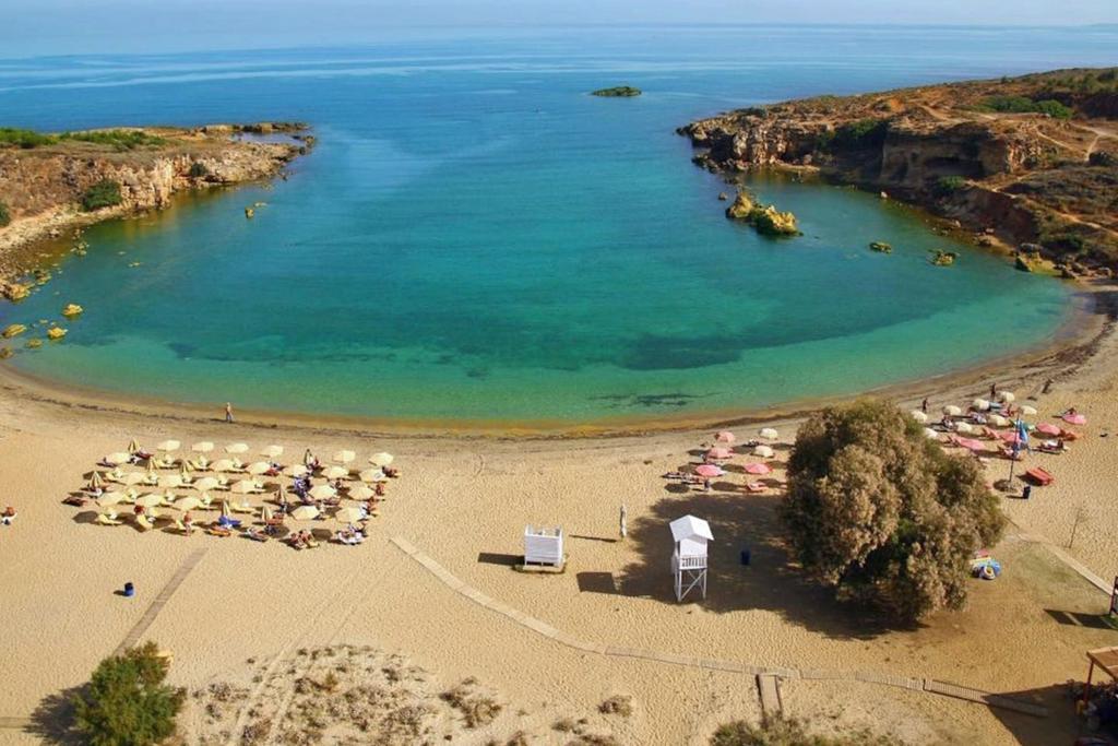Niriis Hotel Kato Daratso Buitenkant foto