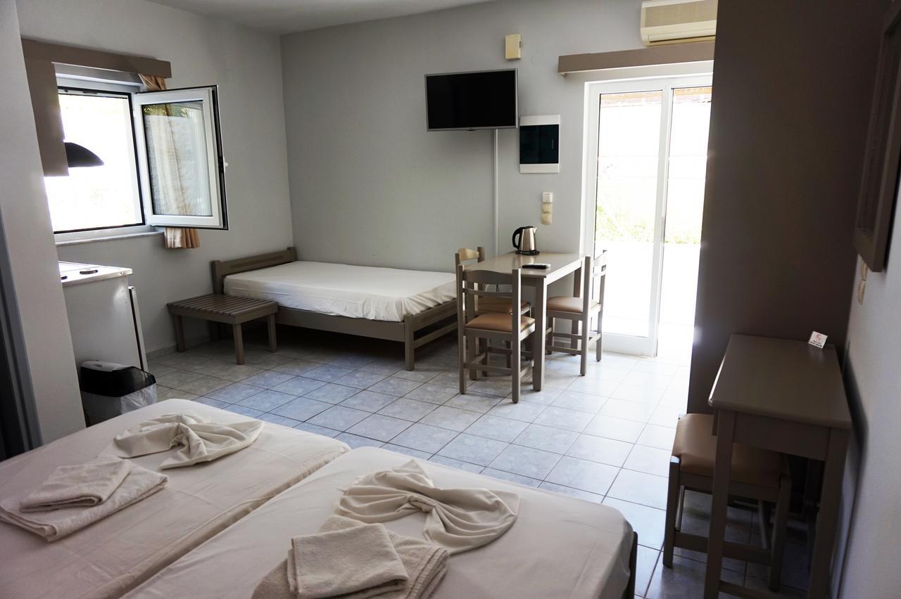 Niriis Hotel Kato Daratso Buitenkant foto